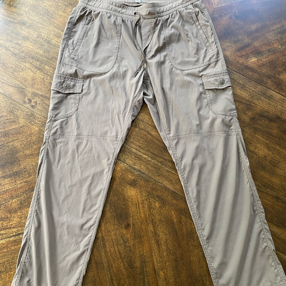 Women’s L LL Bean Tan Hiking Pants